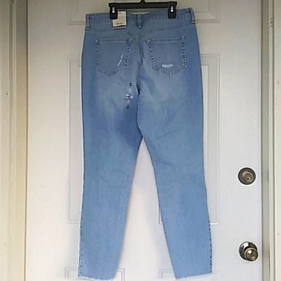 Distressed Jeans - Picture 4 of 16